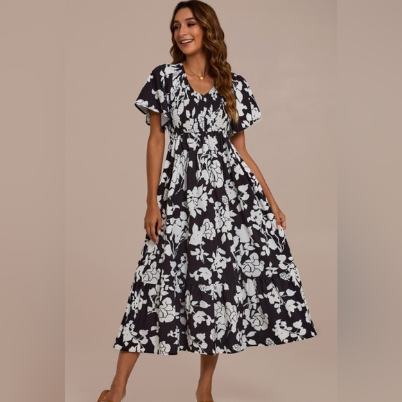 Floral Short Sleeve V Neck Smocked Tiered Maxi Dress brown and white floral L - Picture 1 of 10